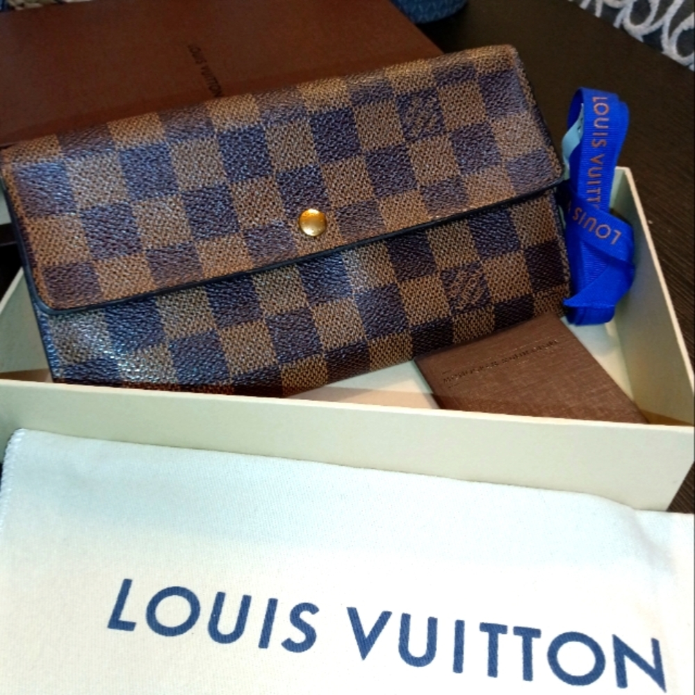 Louis Vuitton Sarah Wallet